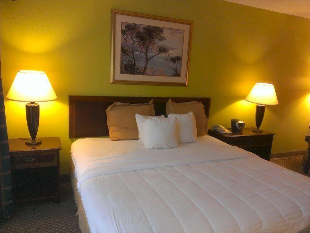 Hotel I-64 Richmond Dumbarton Экстерьер фото